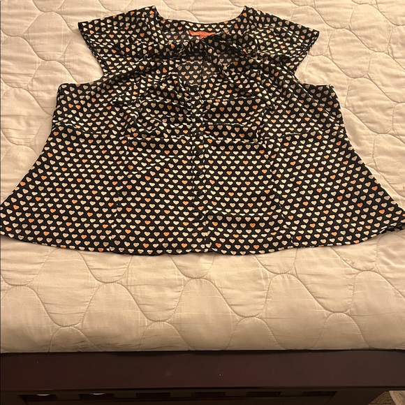 Modcloth Tops - ModCloth Stylish Keyhole Heart Print Women's Top